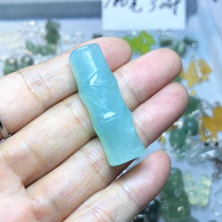 【闪购商品】蛇纹石玉耳环未镶嵌