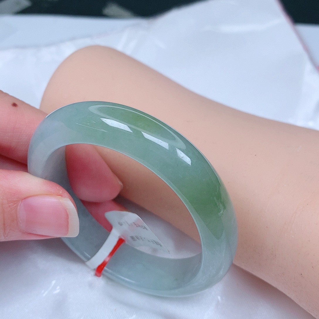 【闪购商品】翡翠手镯未镶嵌，52贵妃