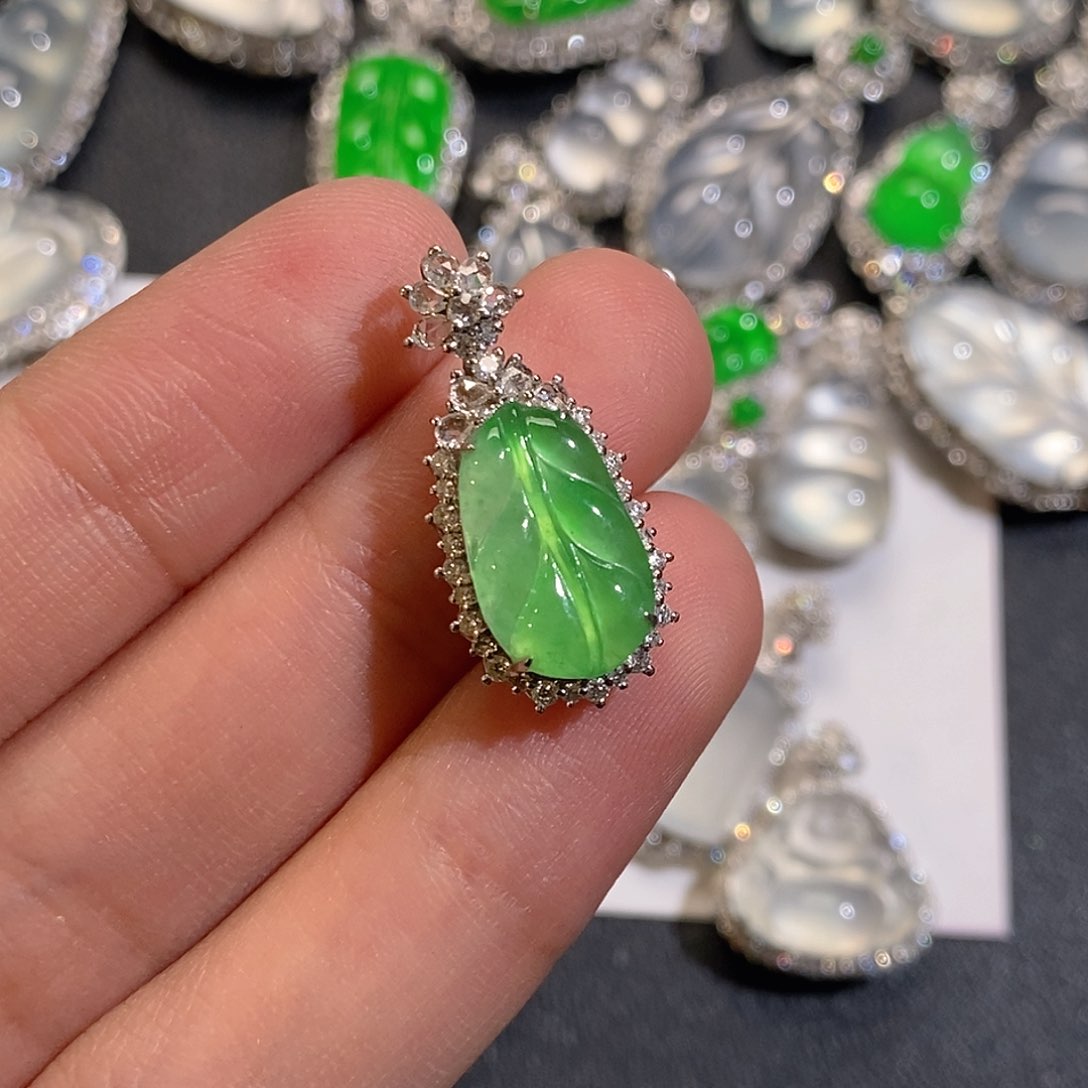 翡翠颈饰18K金镶嵌天然缅甸A货翡翠