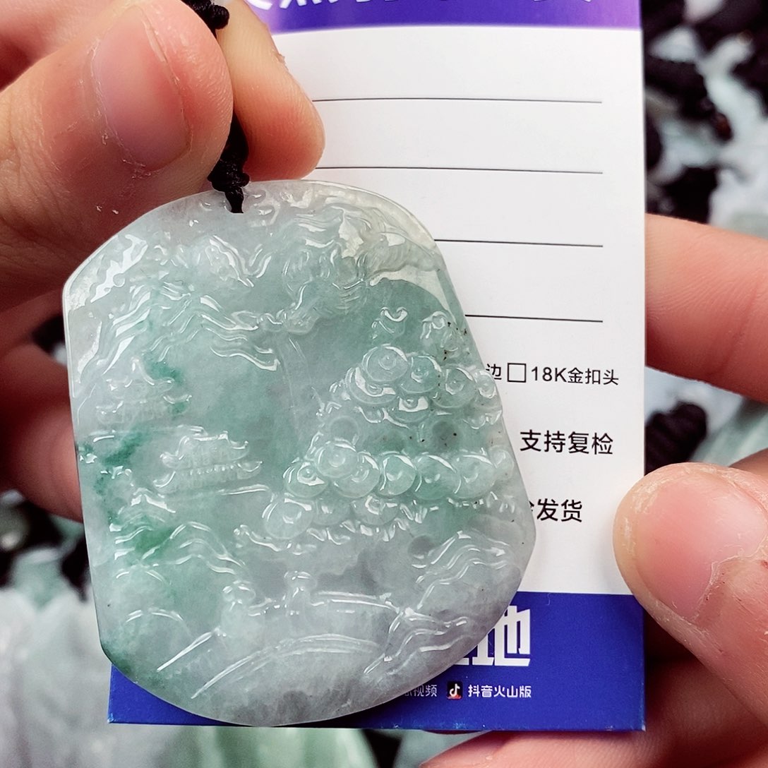 翡翠颈饰未镶嵌翡翠