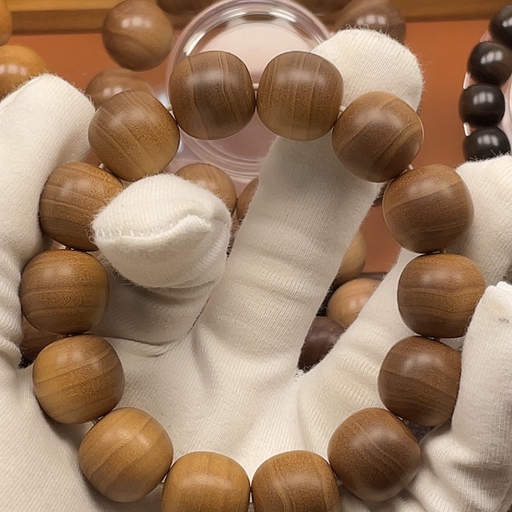 老***斗檀香木老山檀1516横纹手串了