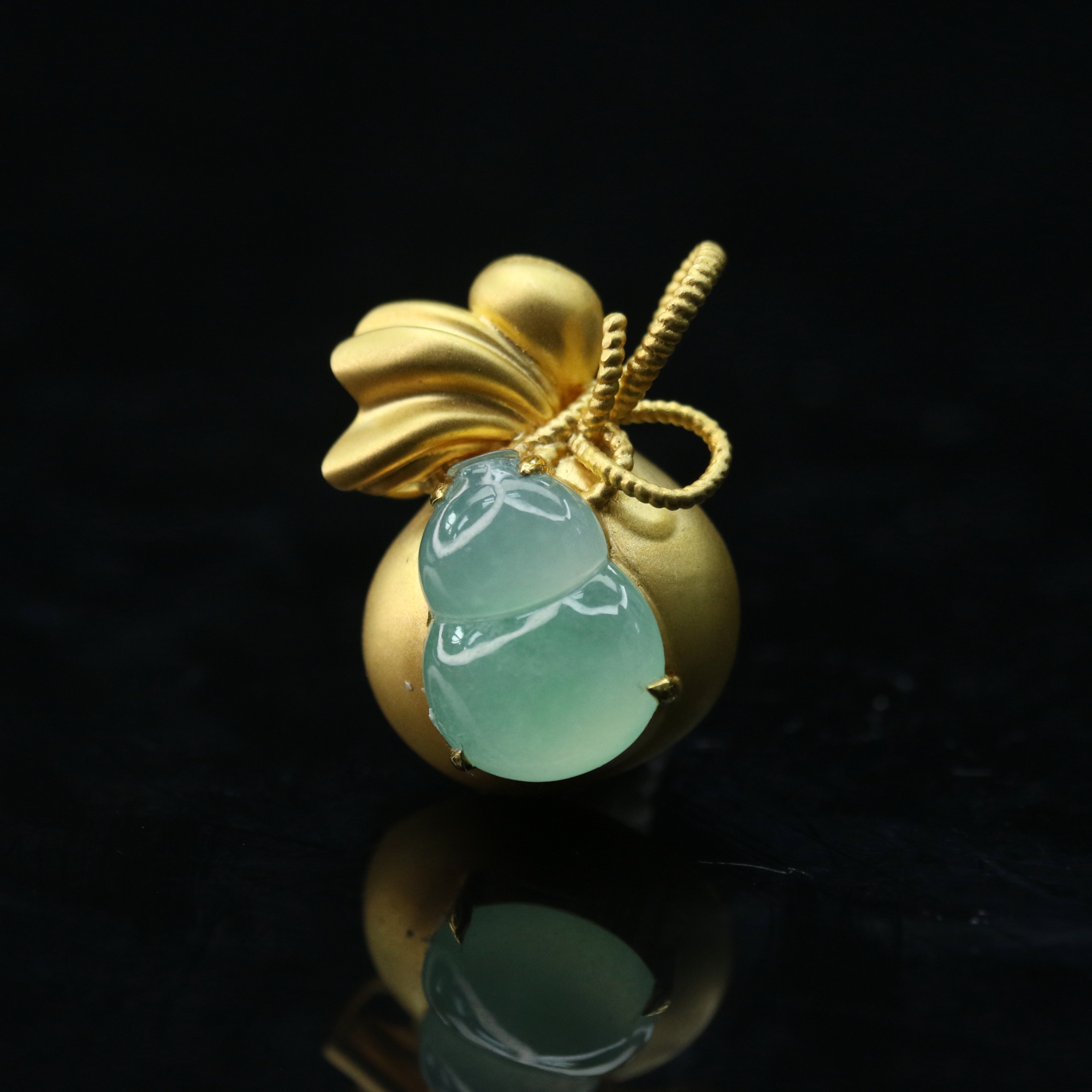 28天然缅甸翡翠A货18k葫芦吊坠/901184/上海嘉禾拍卖