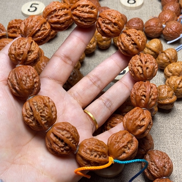 文玩核桃吊坠京八棱手串