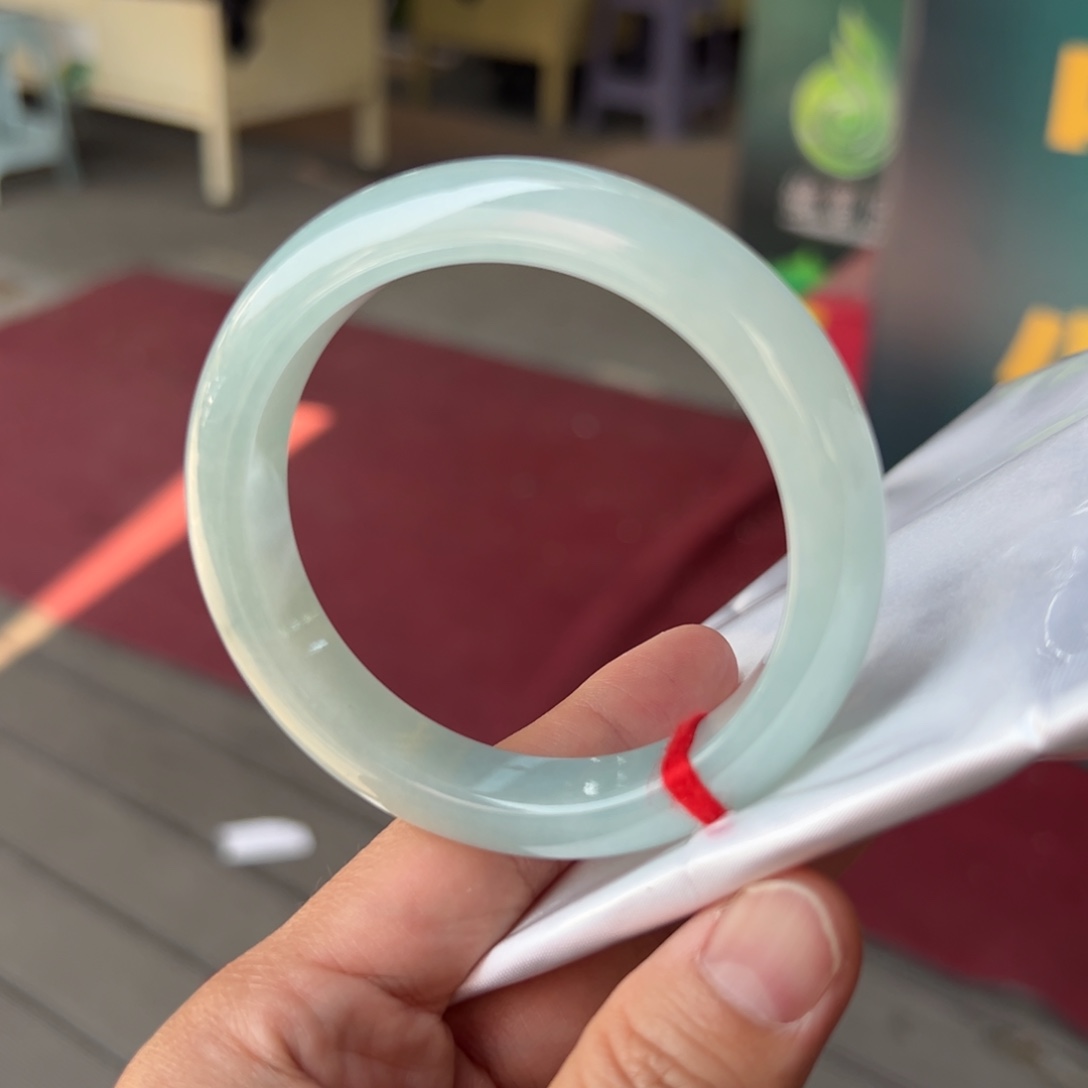 翡翠手镯未镶嵌天然翡翠手镯