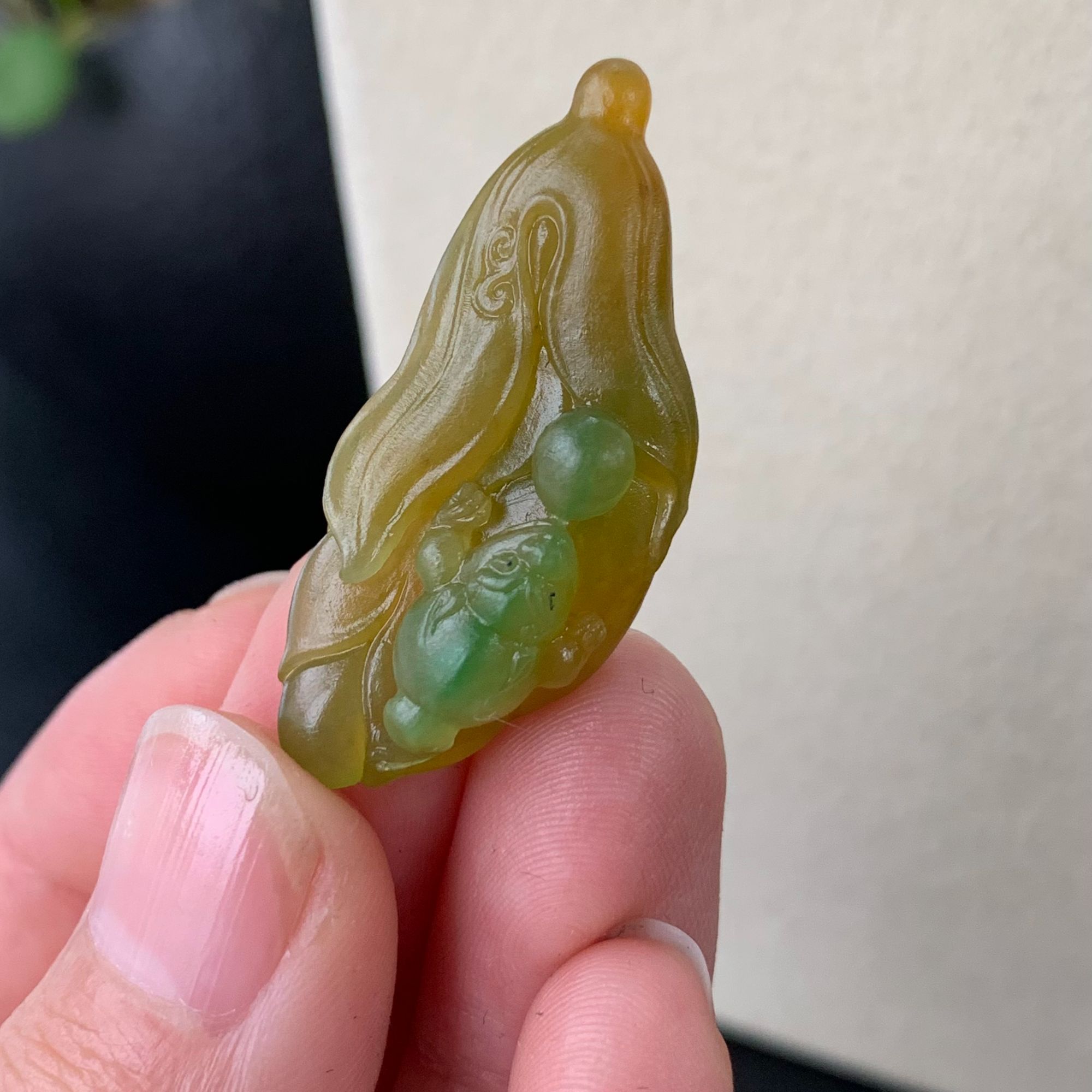 （自然光实拍）定制翡翠天然A货冰种黄加绿玉兰花