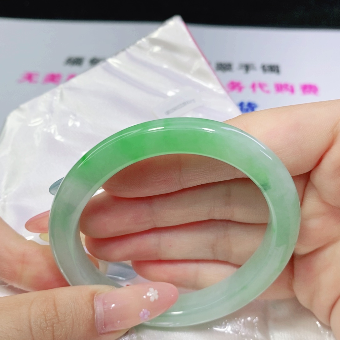 翡翠未镶嵌手镯54 54 贵妃