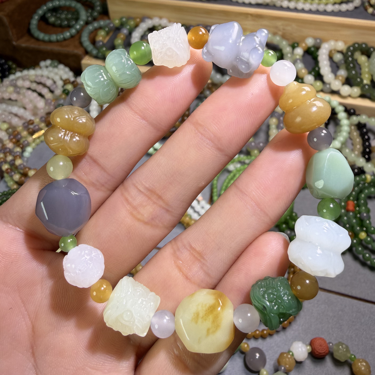 精品和田玉多宝手串混搭款糖果色颜色漂亮时尚百搭女款珠串独款