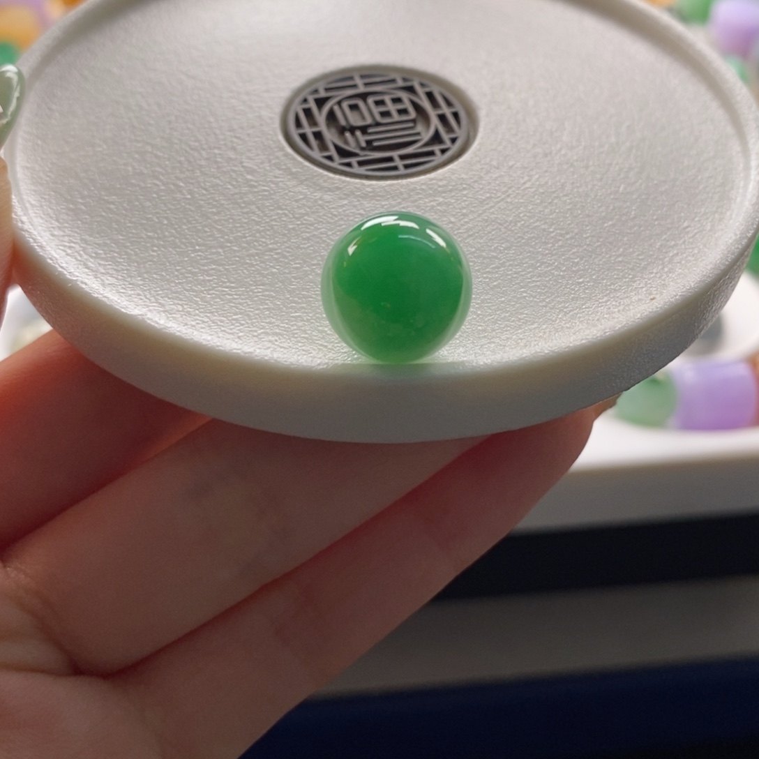 翡翠未镶嵌颈饰飘阳绿花圆珠卡12+