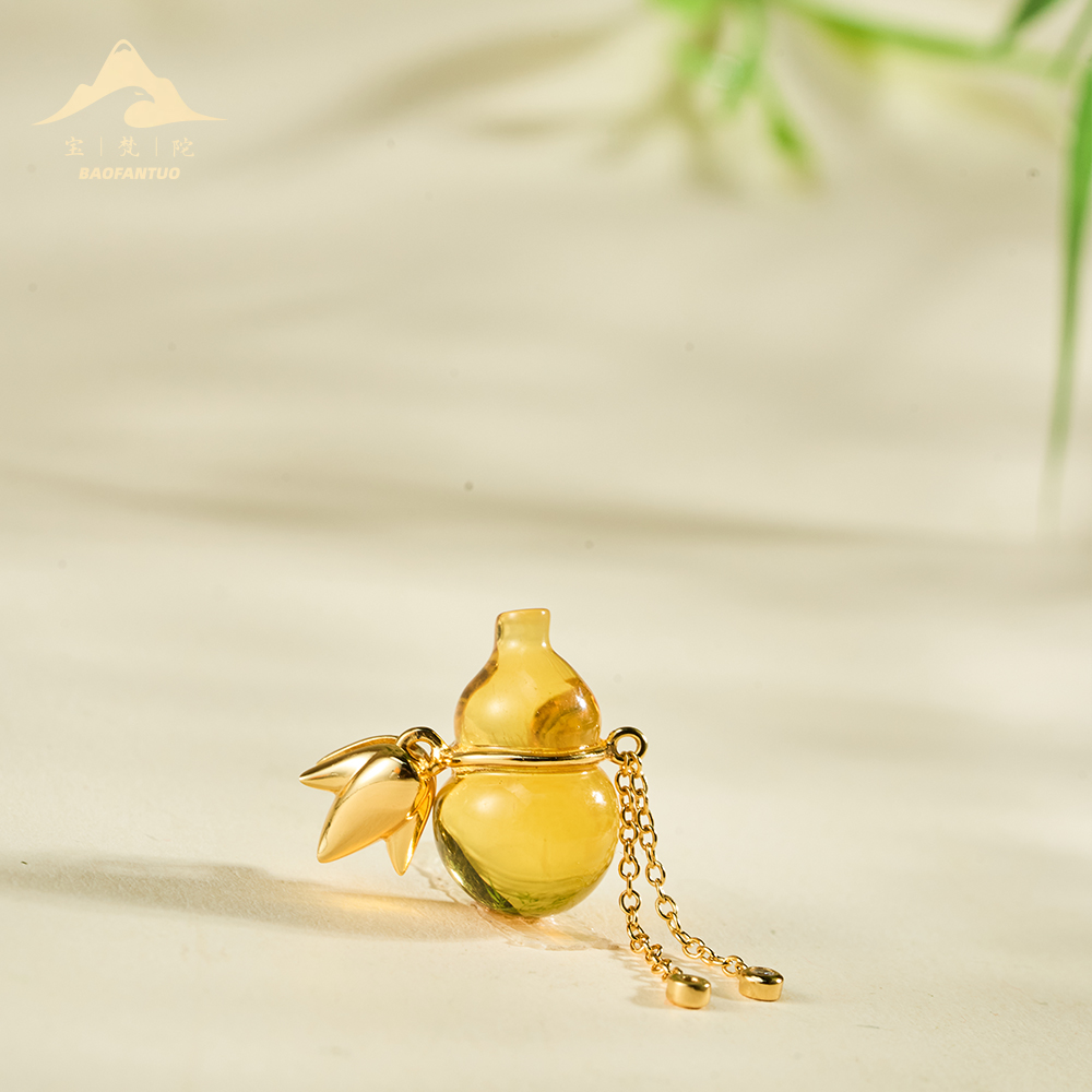 宝梵陀蓝珀吊坠   4278   kr