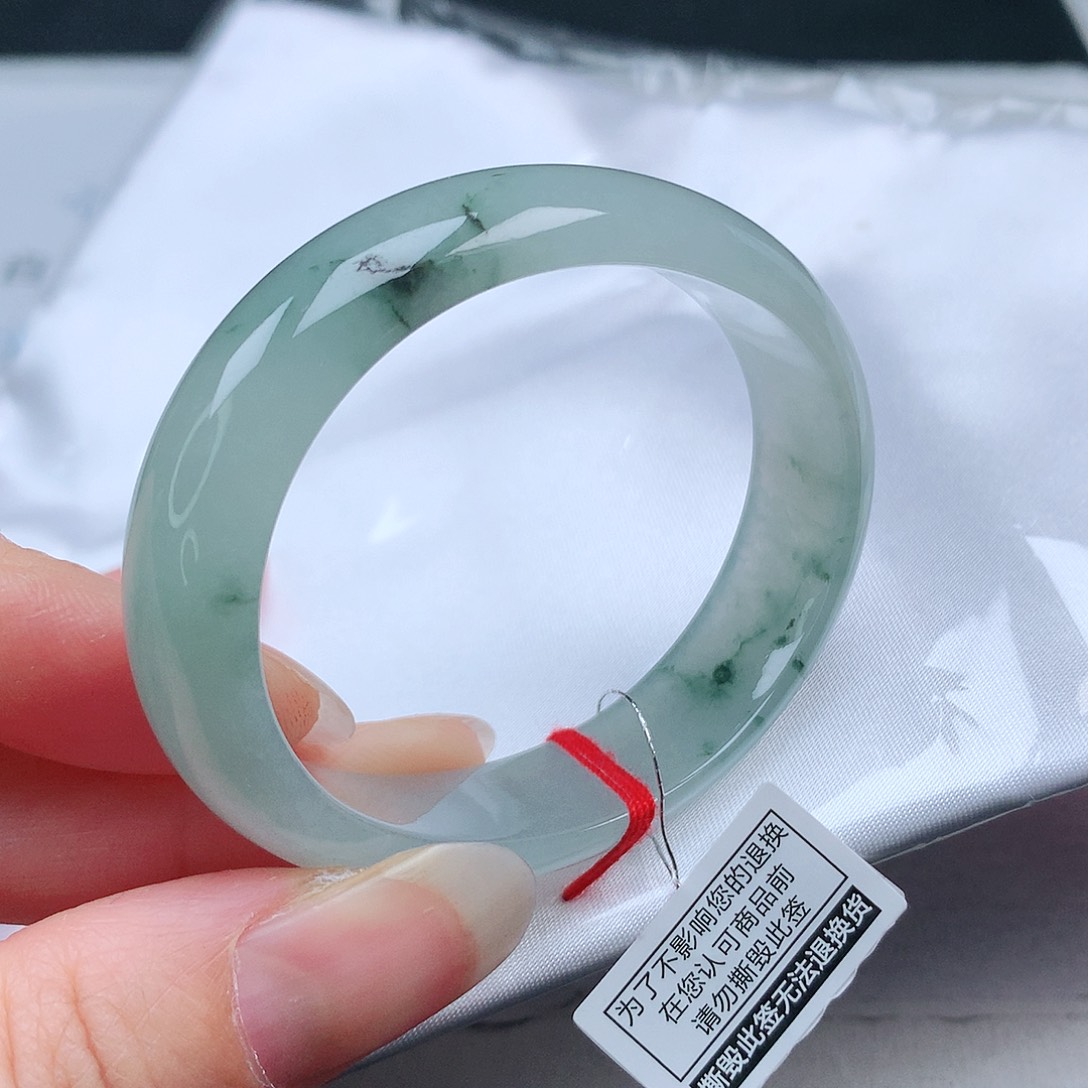 翡翠手镯未镶嵌53+贵