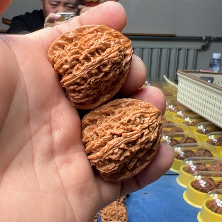 文玩核桃把件全品南疆石