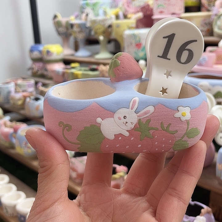 16….手工手绘花盆