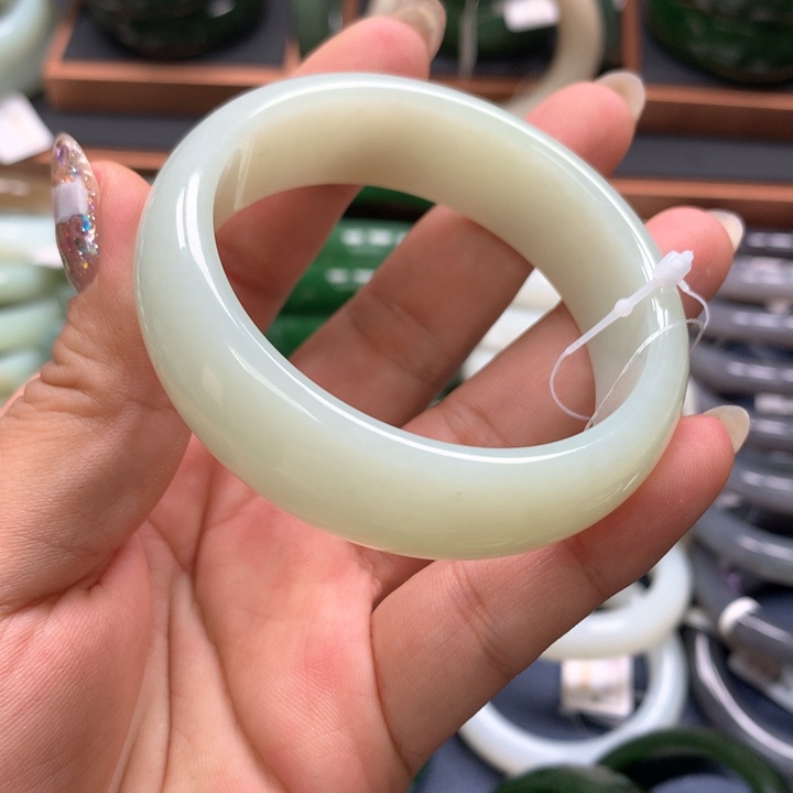 【闪购商品】未镶嵌手镯和田玉