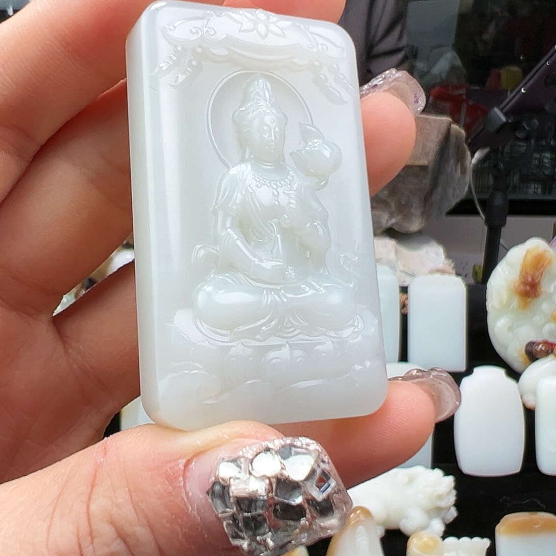 和田玉颈饰未镶嵌莫****声