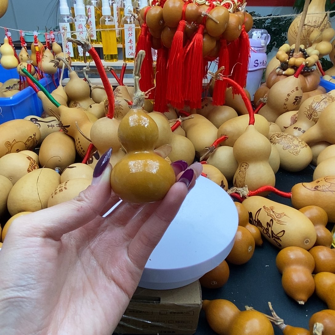 丁***丁葫芦工艺美术作品