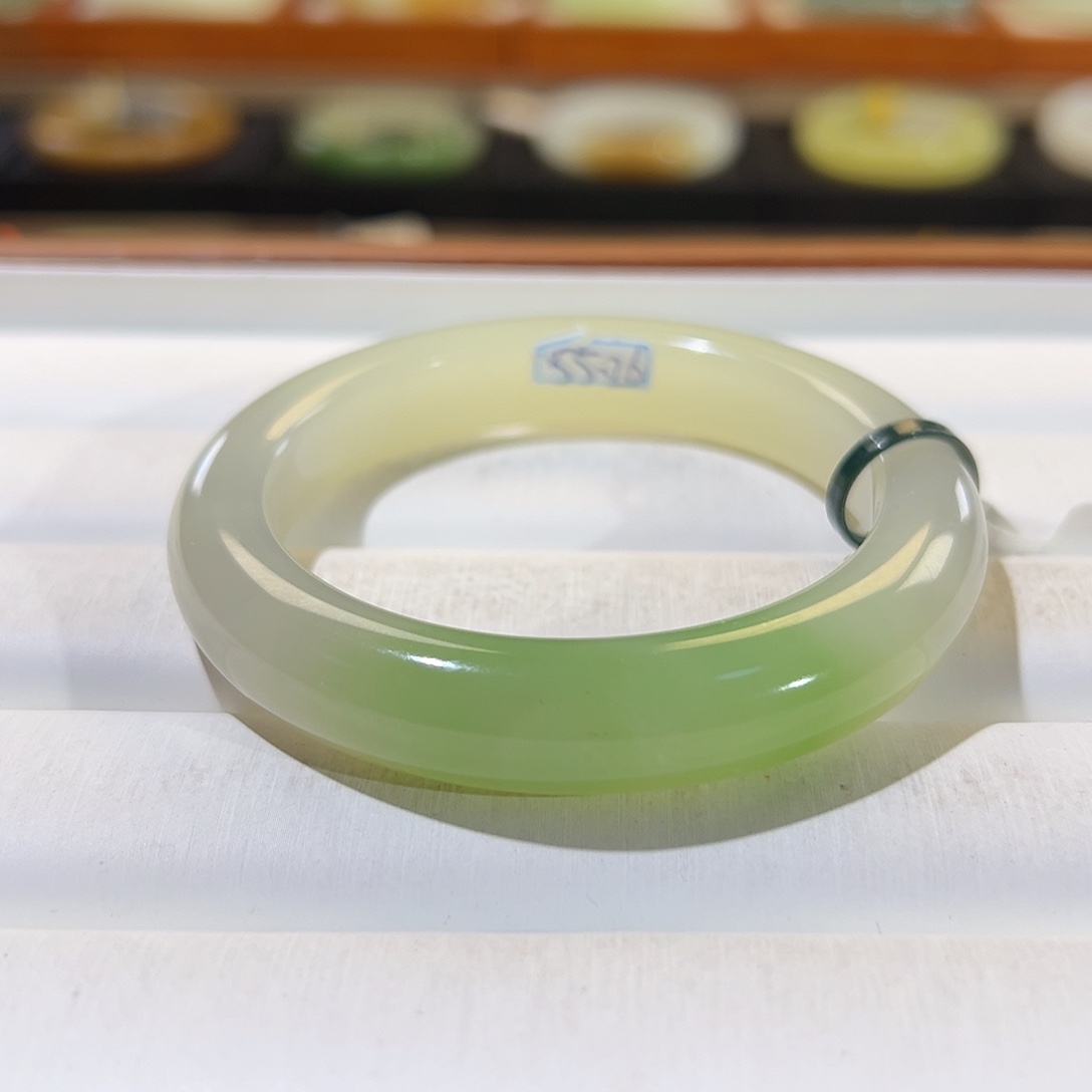 和田玉手镯未镶嵌静*