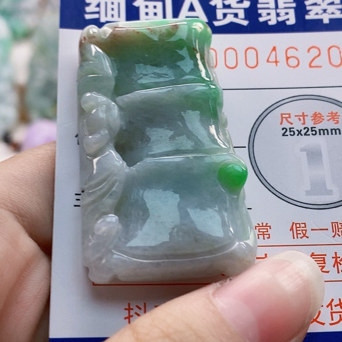 吊坠(不含链)未镶嵌翡翠