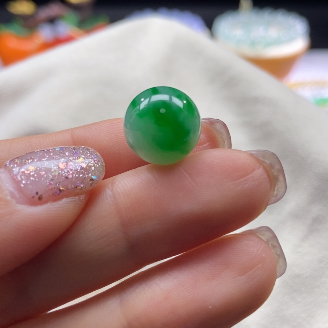 翡翠颈饰未镶嵌冰辣绿圆珠12.8mm