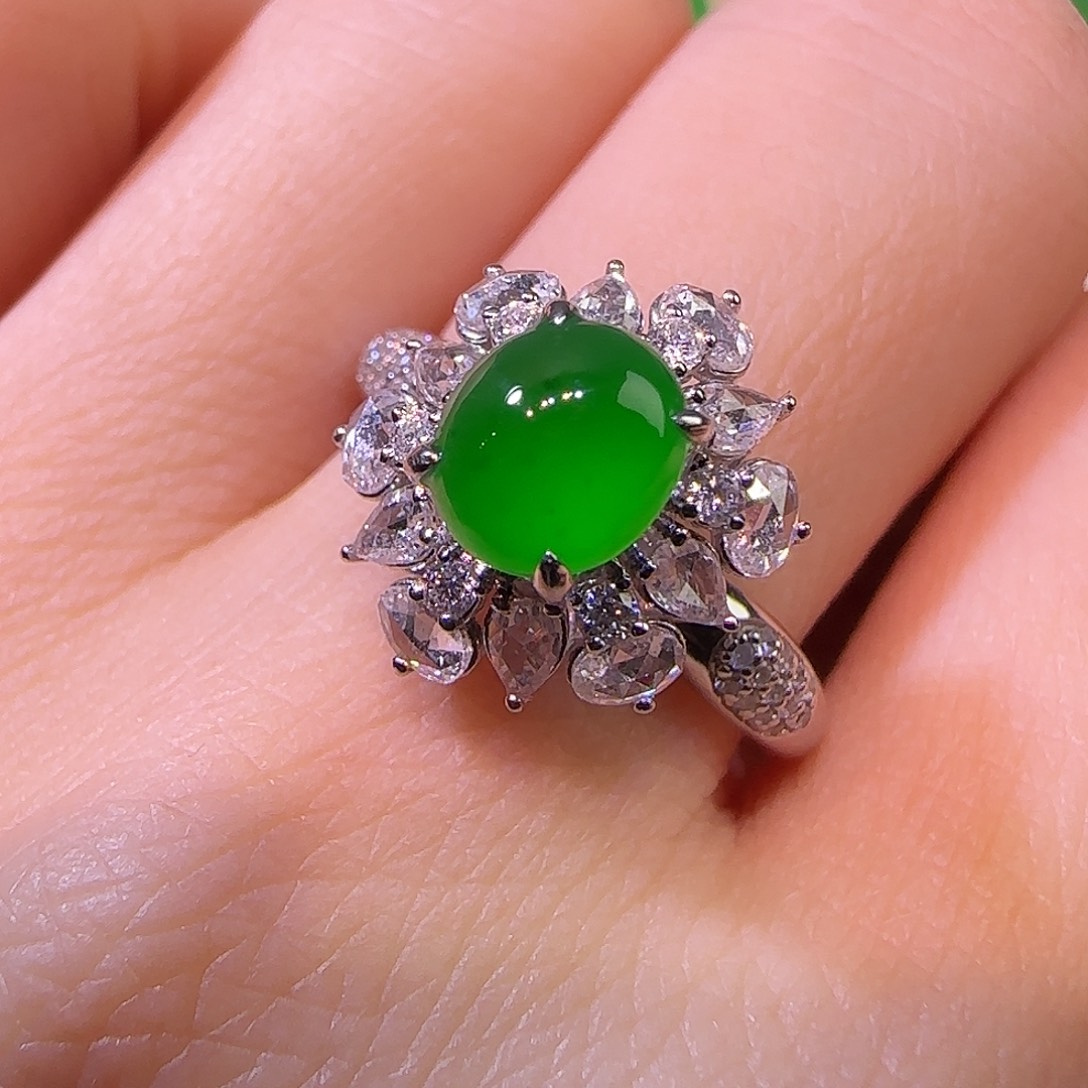 翡翠18K金镶嵌戒指