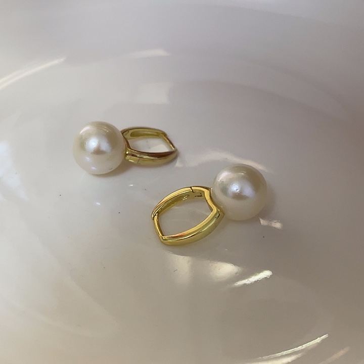 淡水珍珠银S925镶嵌耳饰