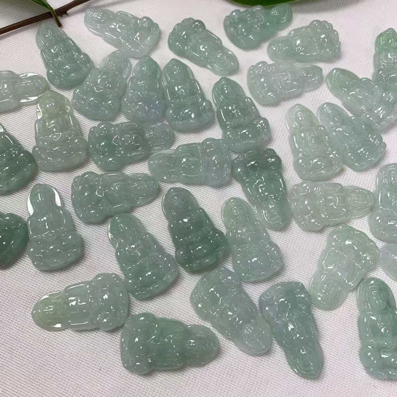 天然A货翡翠糯种浅果色精致时尚小朋友小观音玉坠-多样性发其一