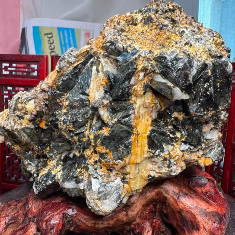 4斤黄碧玺+黑云母+长石