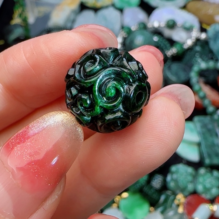 翡翠颈饰未镶嵌疯****芋天然A货