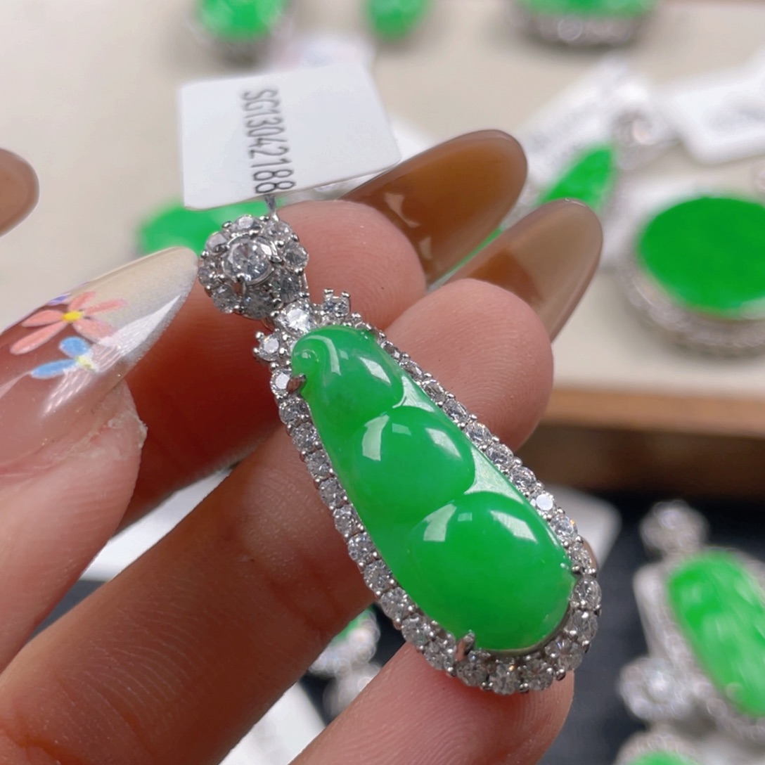 翡翠挂件银S925镶嵌翡翠