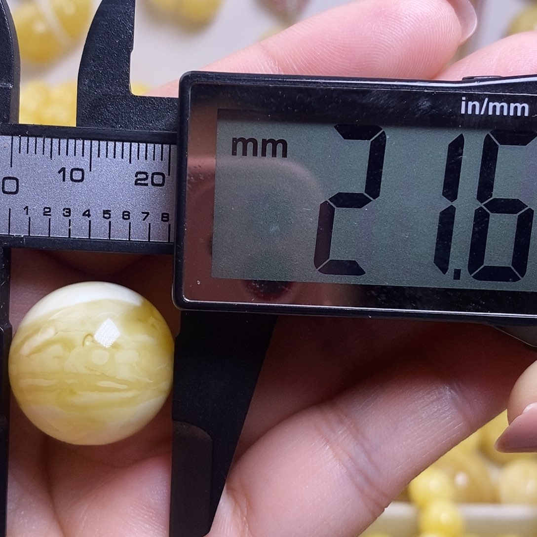 裸石琥珀未镶嵌蜜蜡圆珠