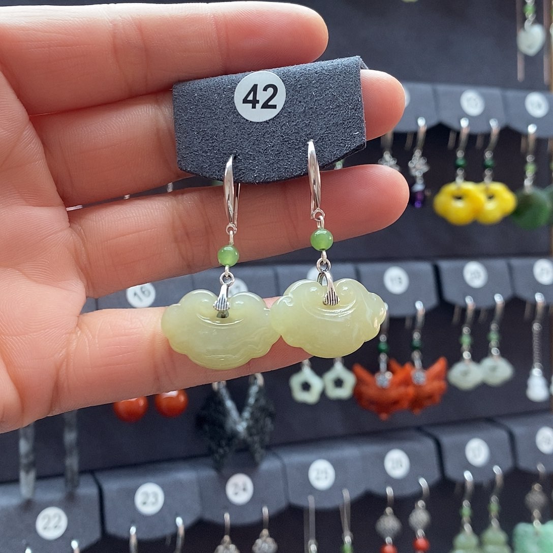 文***文和田玉银S925镶嵌耳饰