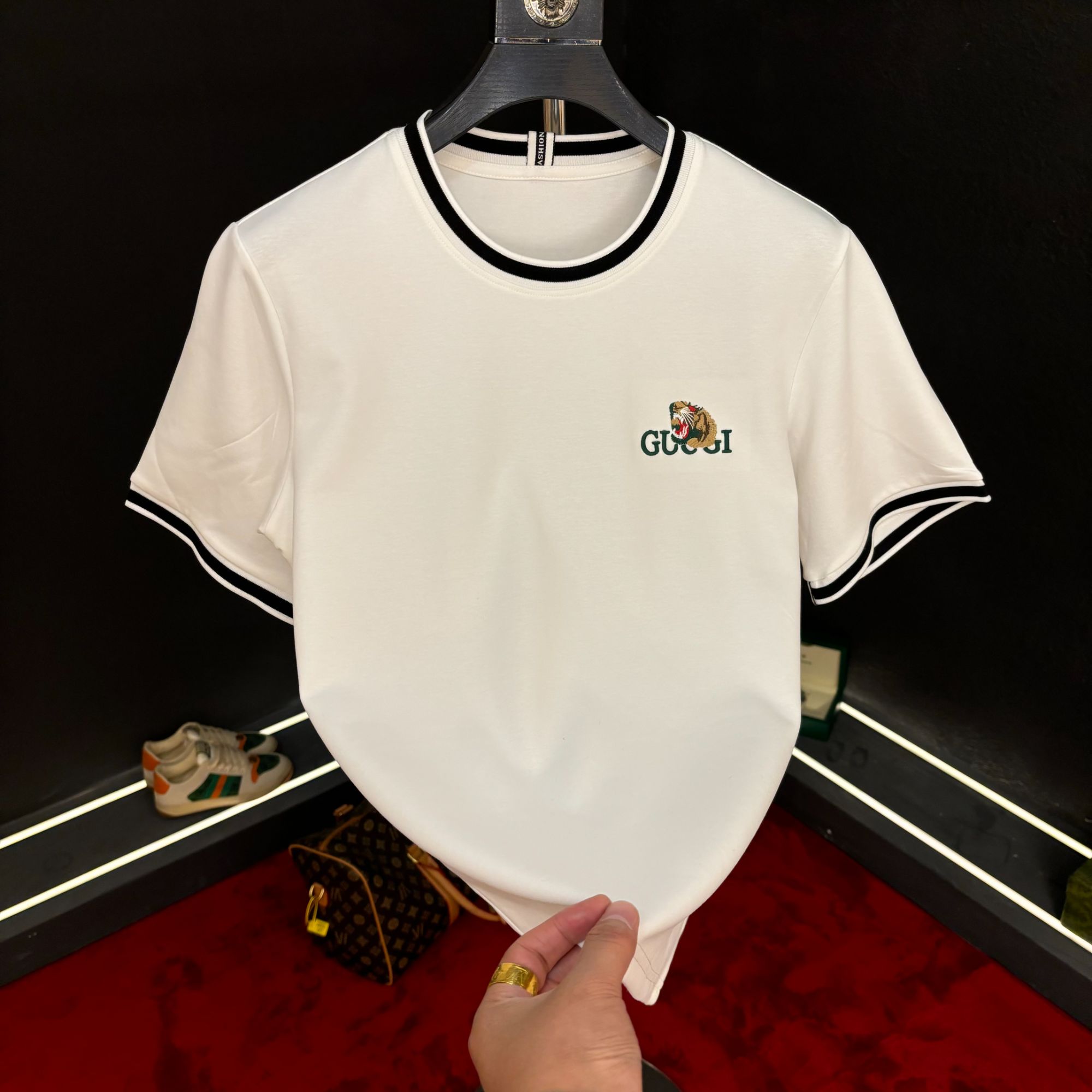 xiaoyang早春加厚3D刺绣半袖爆款轻奢男女同款时尚潮流短袖