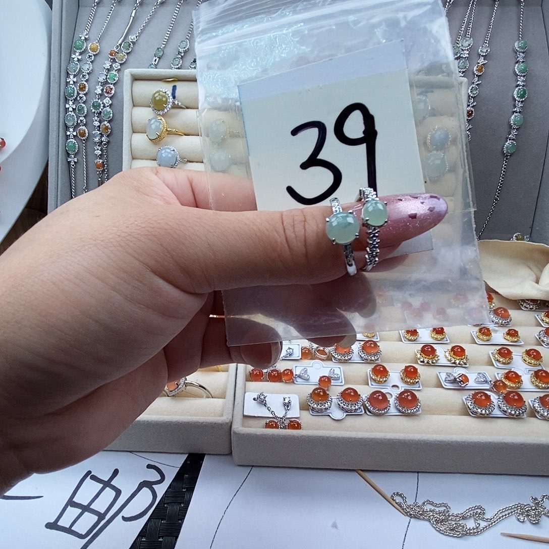 翡翠未镶嵌戒指缅甸