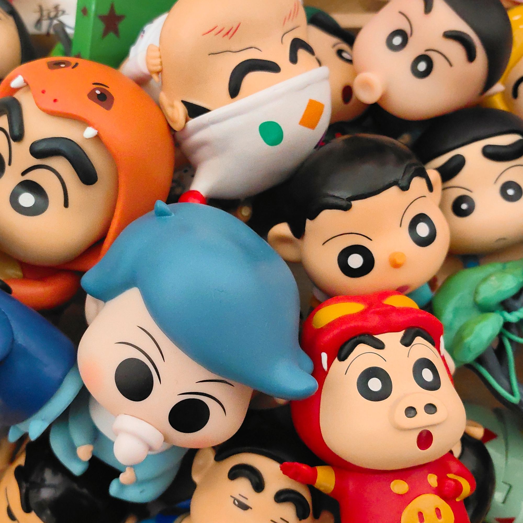  【B区】蜡笔小新潮玩礼物cos皮卡丘汉堡盲盒手办公仔装饰车载摆件