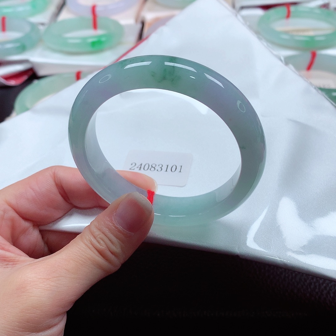 翡翠手镯未镶嵌天然A货翡翠手镯   