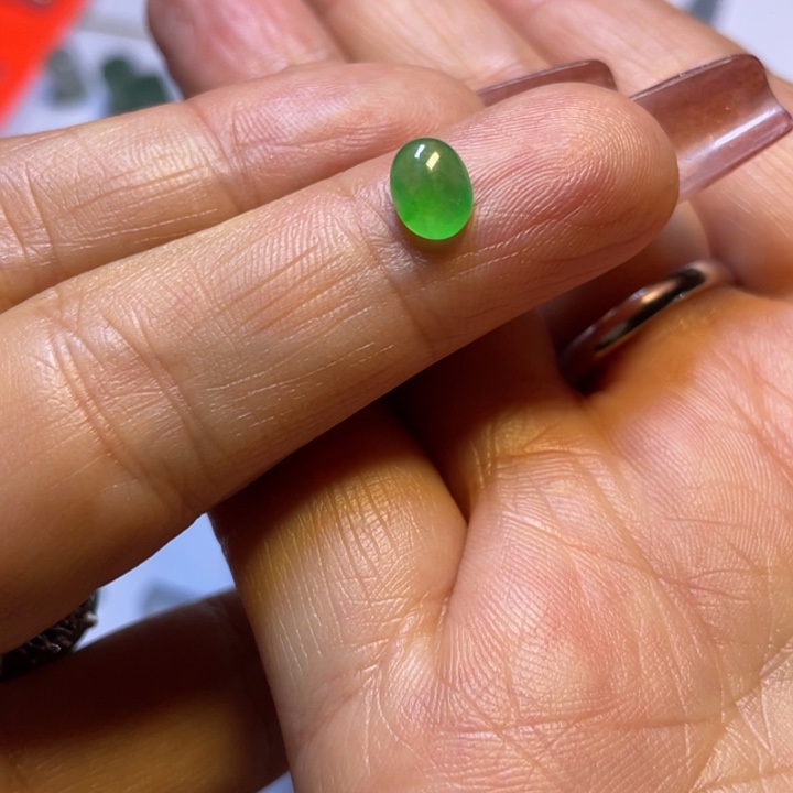 翡翠颈饰未镶嵌蛋面