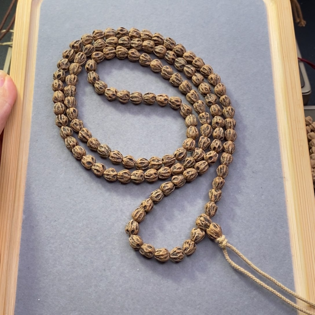 倾***廿柏香籽/百香籽吊坠