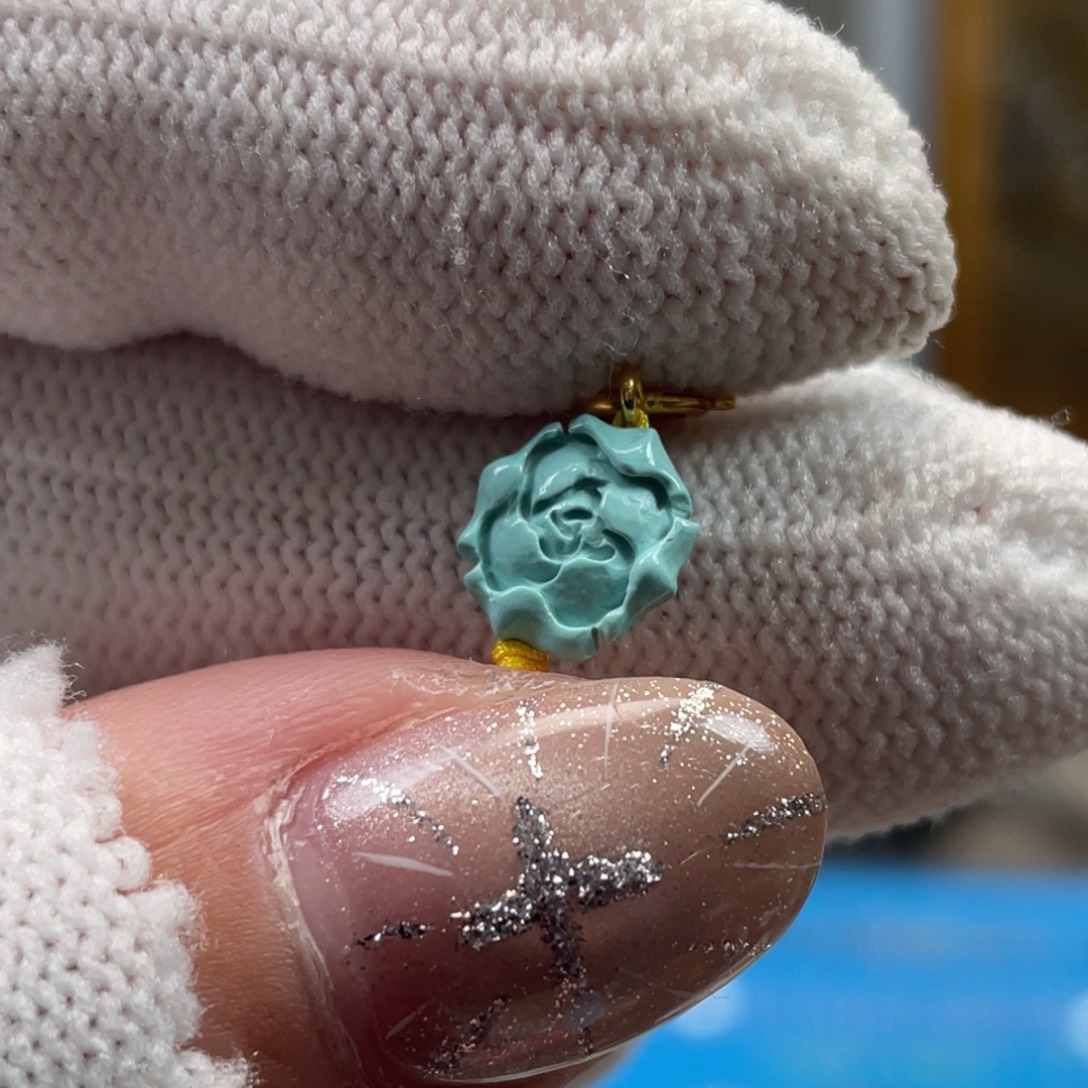 绿松石未镶嵌挂件