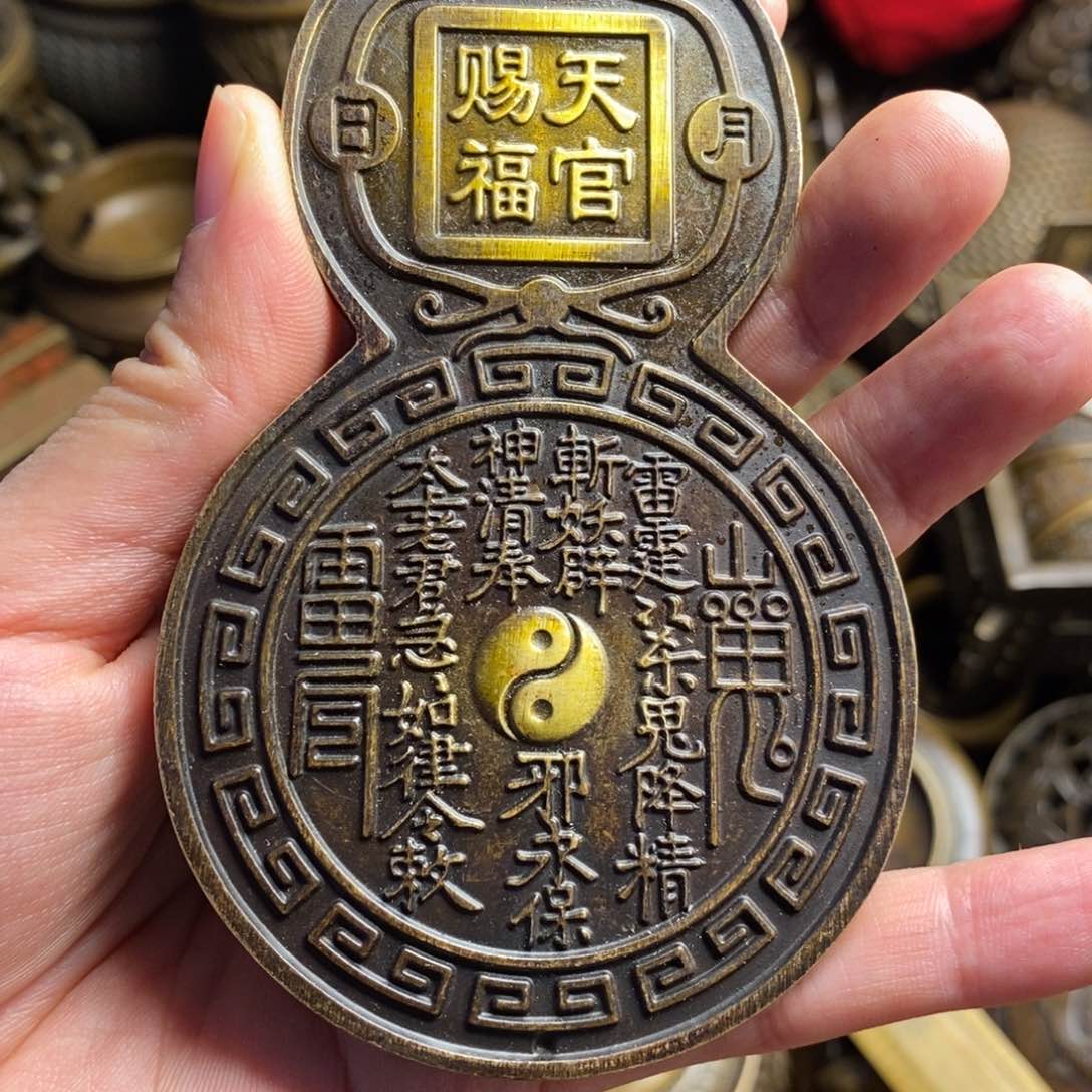 精美铜器做工精良