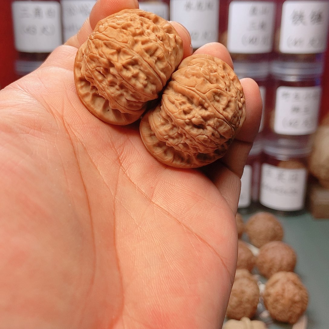 文玩核桃把件M*z白狮子