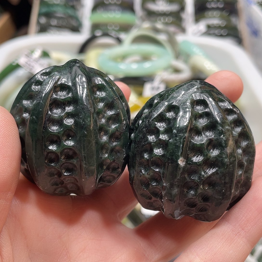 蛇纹石玉手把件未镶嵌一对