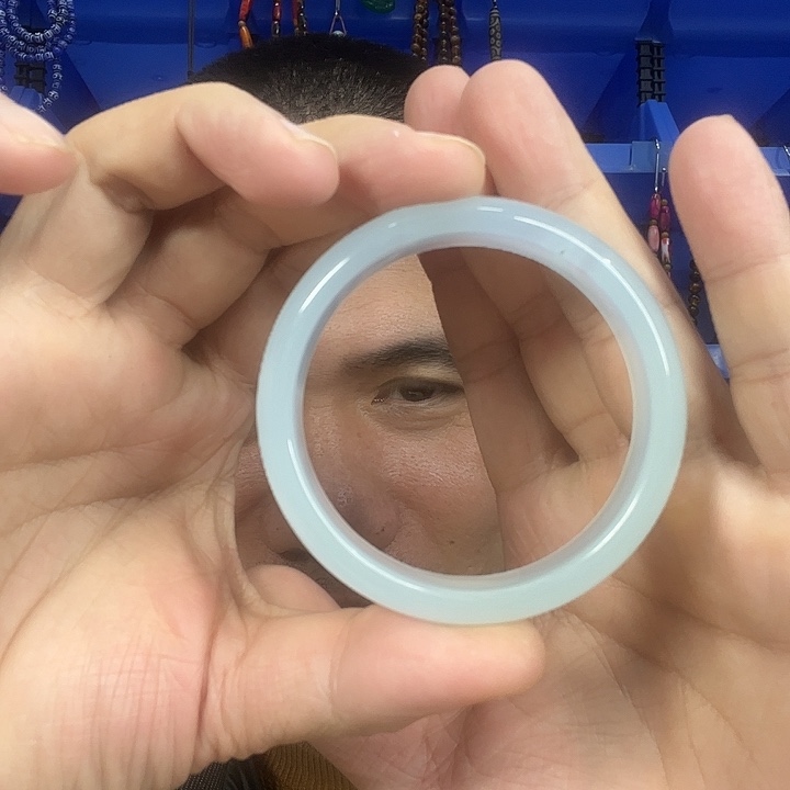 琳****玛瑙未镶嵌手镯T15海宝56圈口