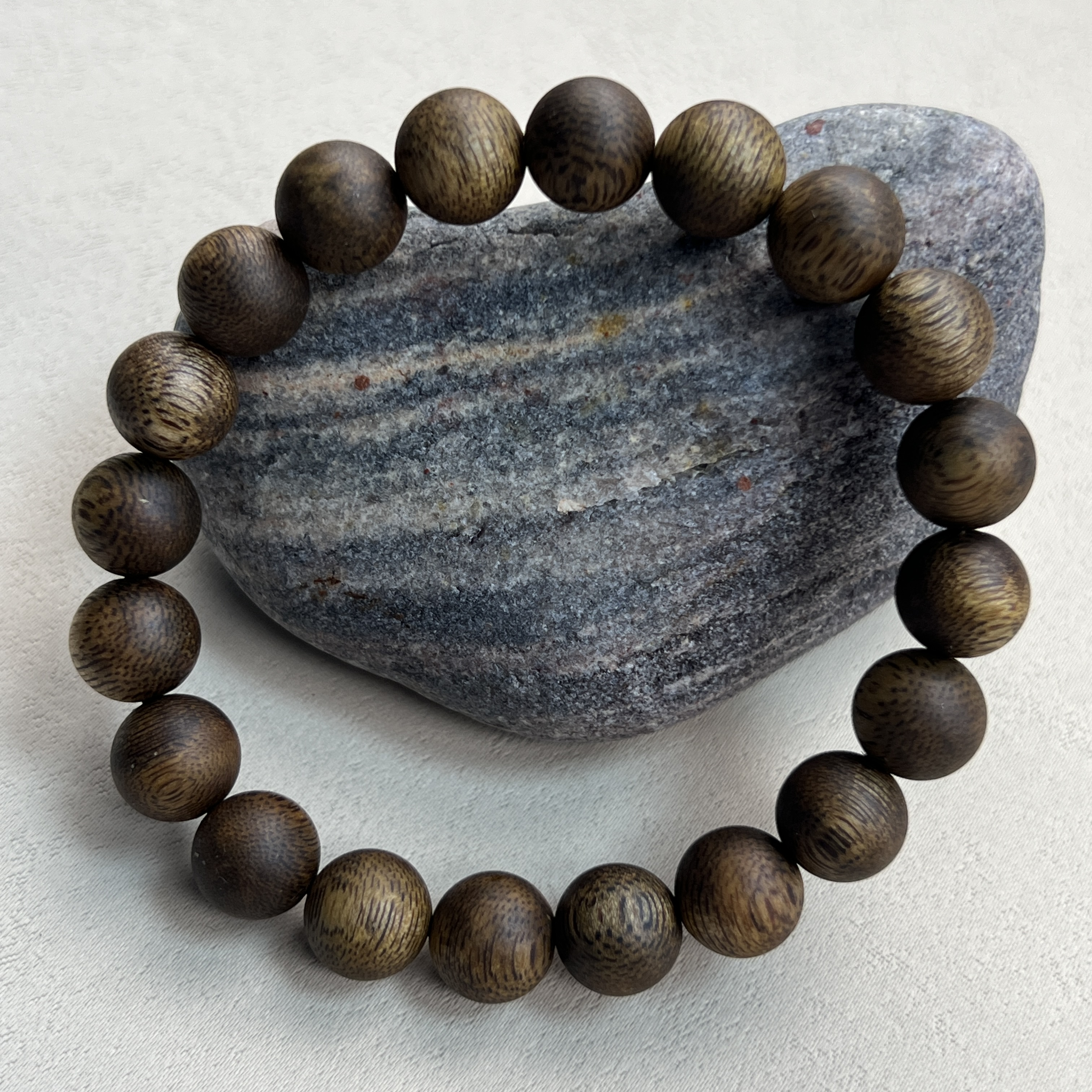 YH-031091沉香莺歌绿棋楠1.0单圈约7g