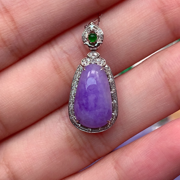 翡翠18K金镶嵌颈饰翡翠