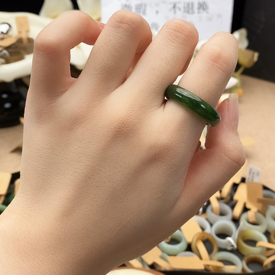 和田玉（糖玉）戒指未镶嵌x6碧绿色19.9不退换