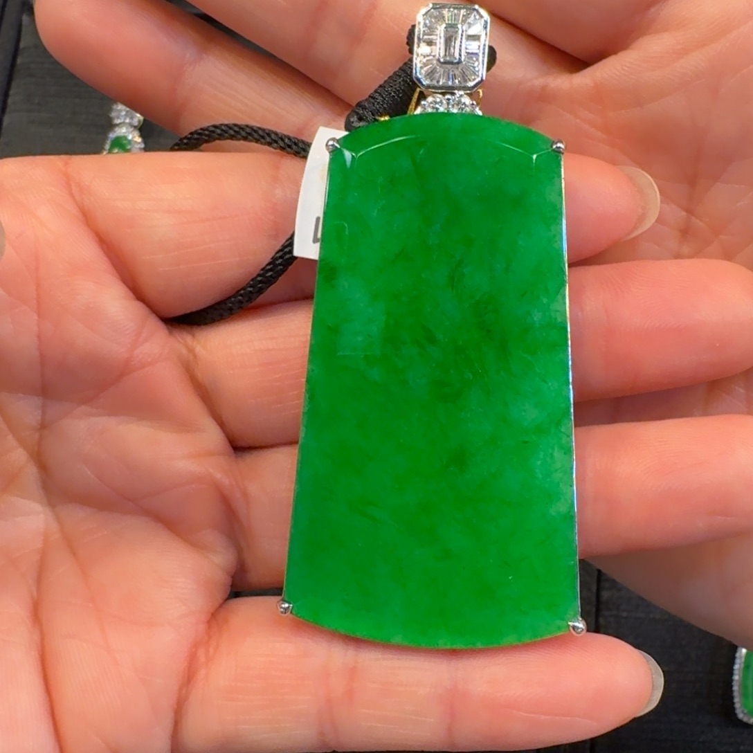 翡翠颈饰18K金镶嵌缅甸翡翠