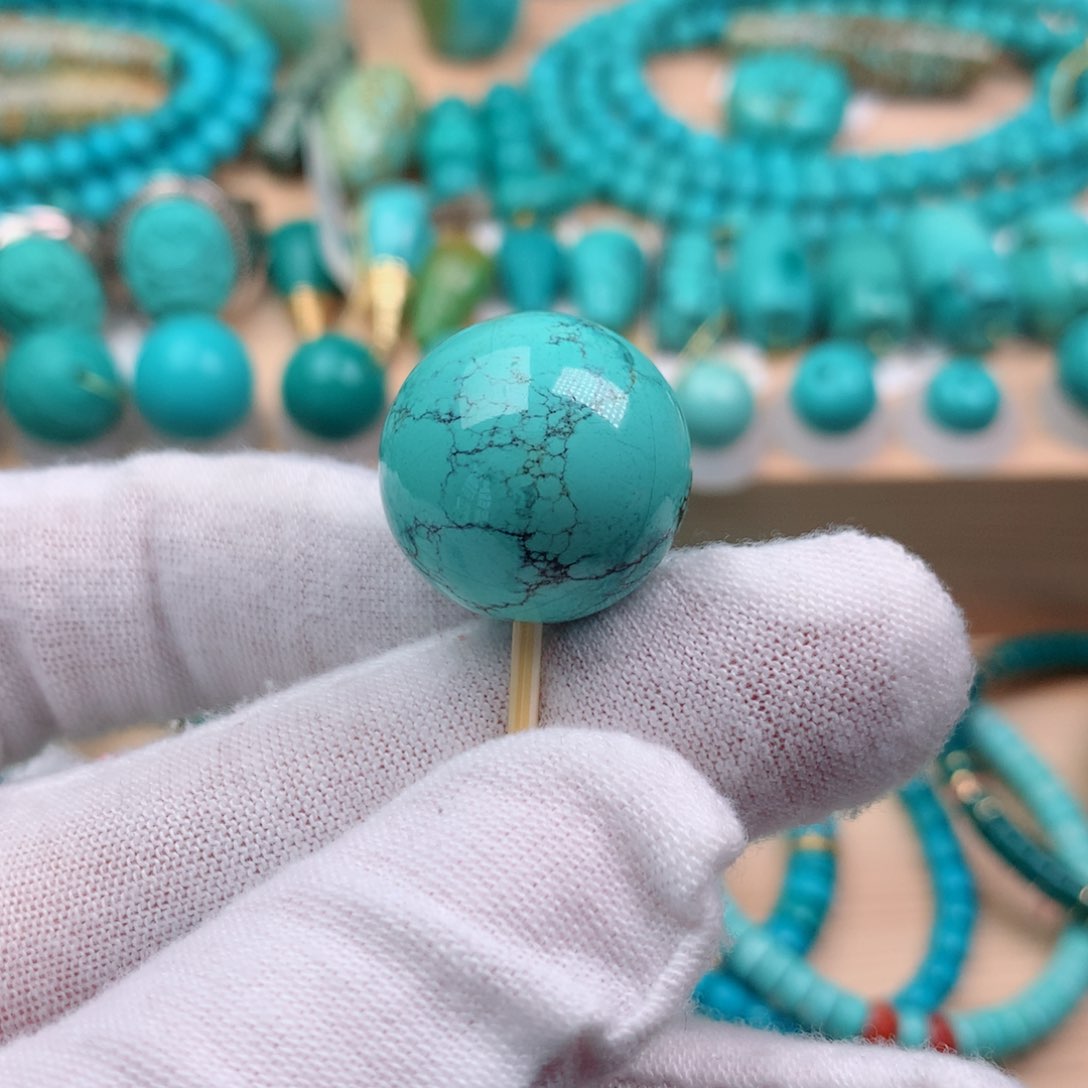 绿松石颈饰未镶嵌安*白