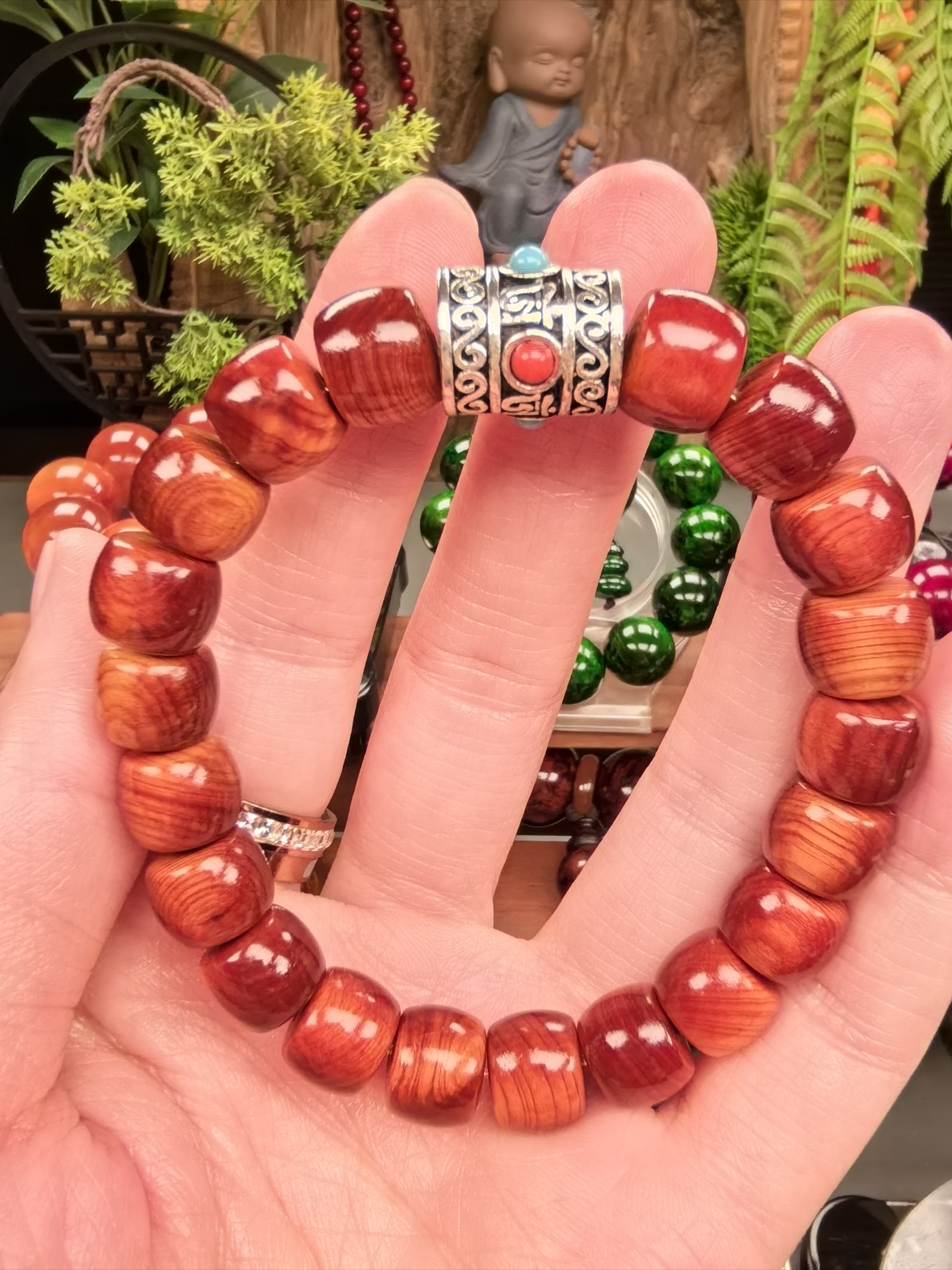  1.0 崖柏直切镶嵌六子真言手串【257】