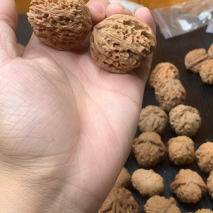 文玩核桃吊坠天残南疆石