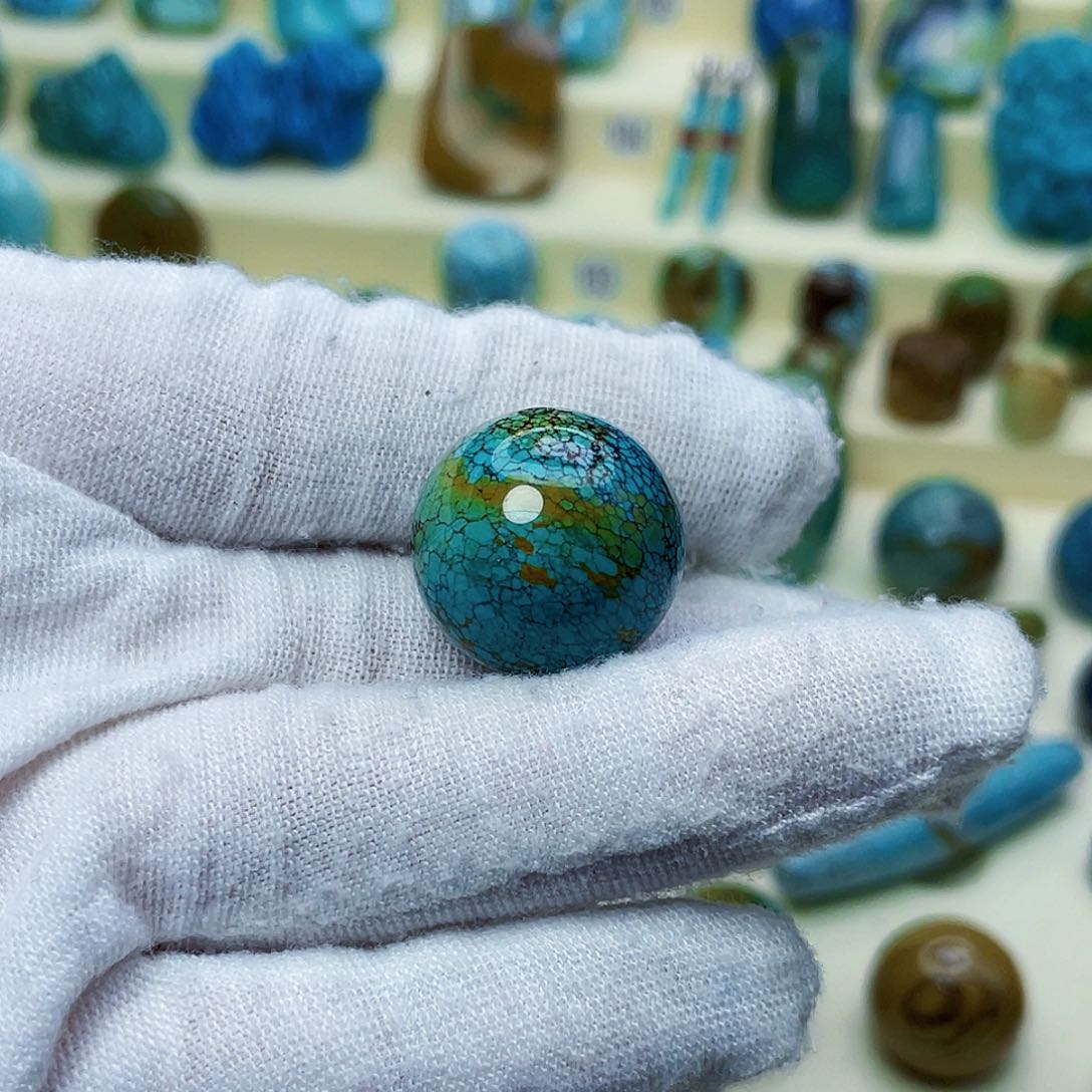 绿松石颈饰未镶嵌