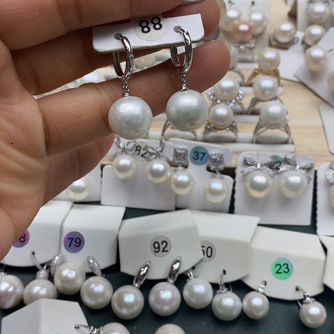 颈饰银S925镶嵌淡水珍珠